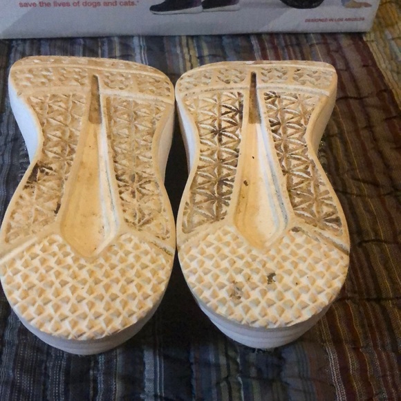 Skechers - Picture 2 of 5